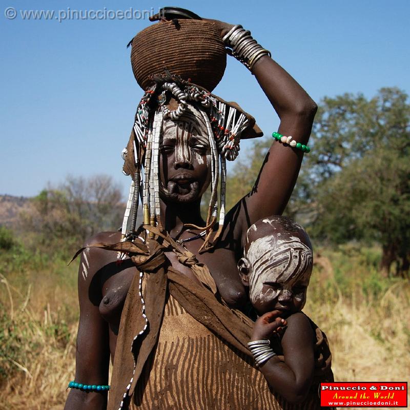 Ethiopia - Tribu etnia Mursi - 34.jpg